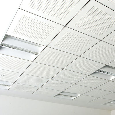 USG Product 2X4 Mineraalvezel akoestische geperforeerde plafondtegels met aangepaste maat