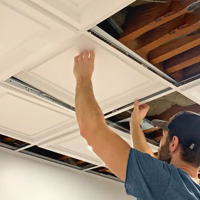 USG Product 2X4 Mineraalvezel akoestische geperforeerde plafondtegels met aangepaste maat